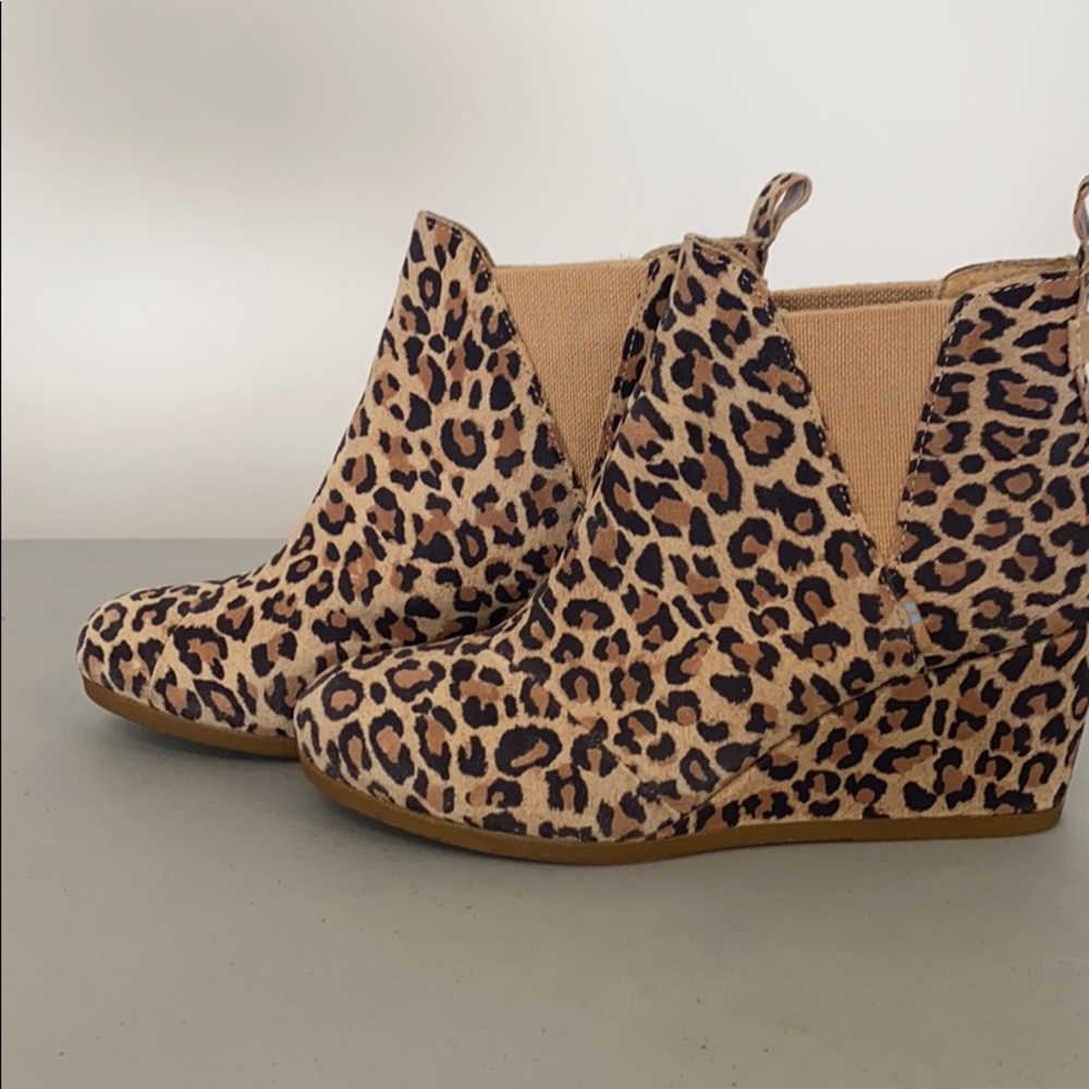 Tom’s animal print wedges